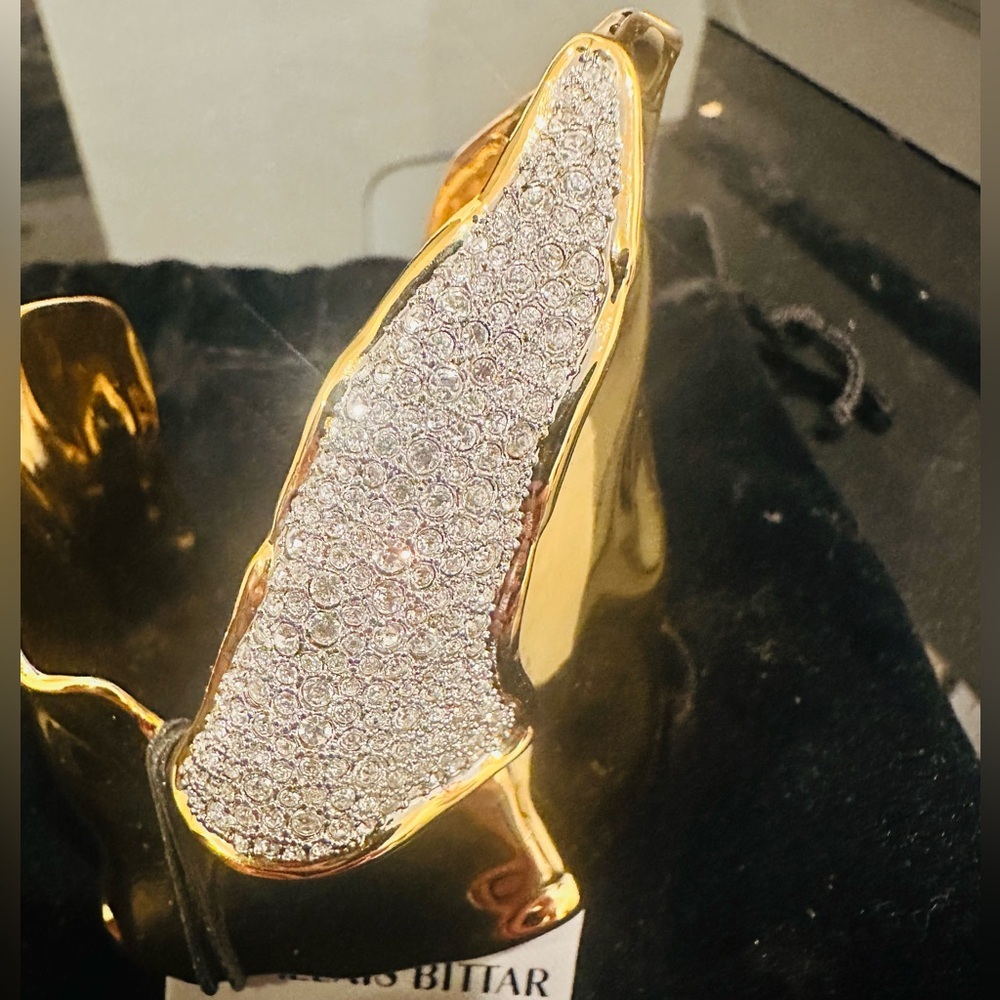 ALEXIS BITTAR
Solanales Crystal Folded Cuff Bracelet - Picture 3 of 9
